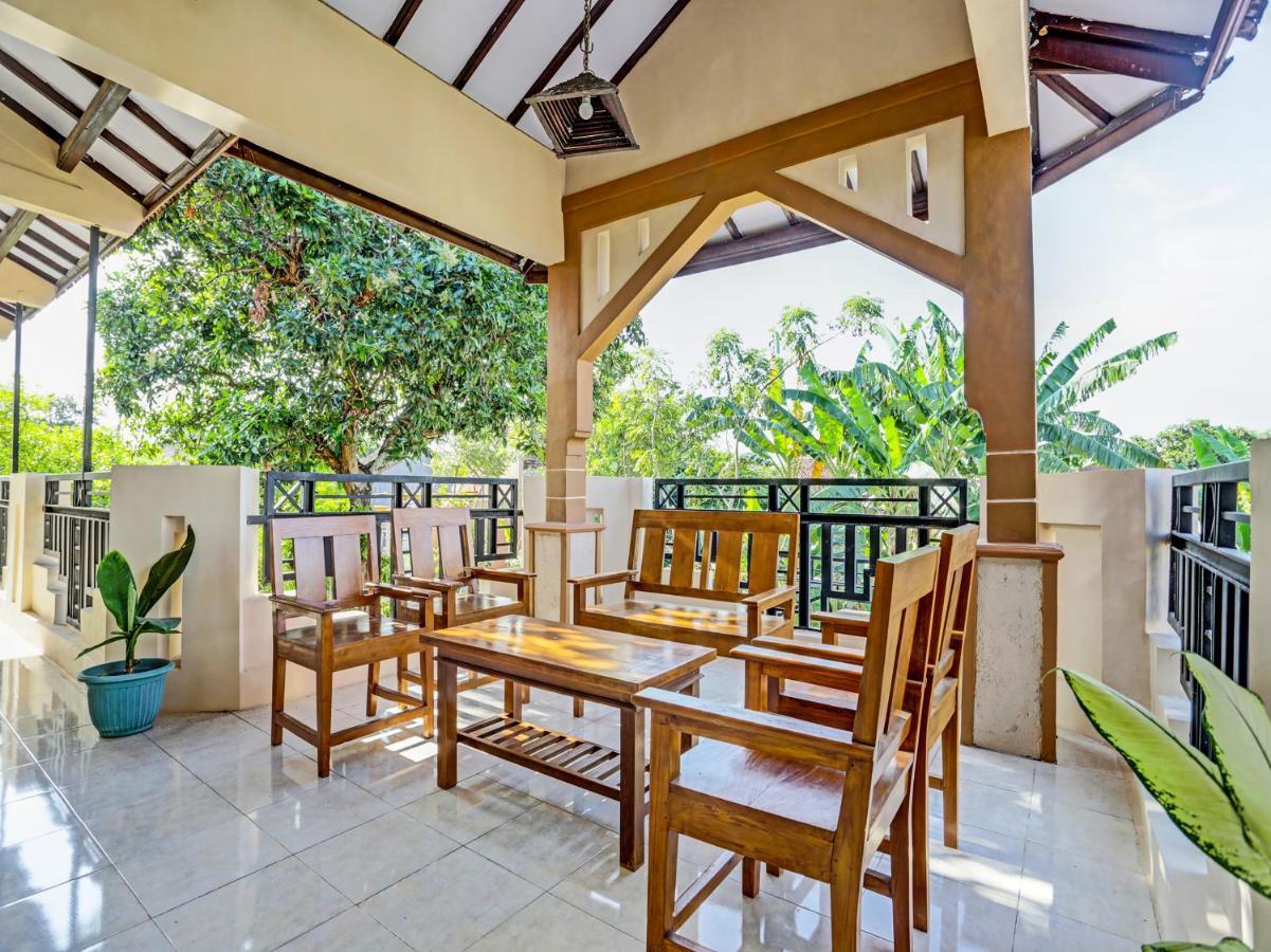 Oyo 91261 Cita Suraya Homestay Banyuwangi  Ngoại thất bức ảnh